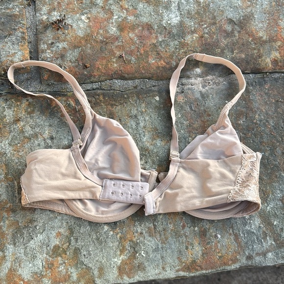 Soma Embraceable Unlined Perfect Coverage Lt cream bra 34D - Picture 2 of 3